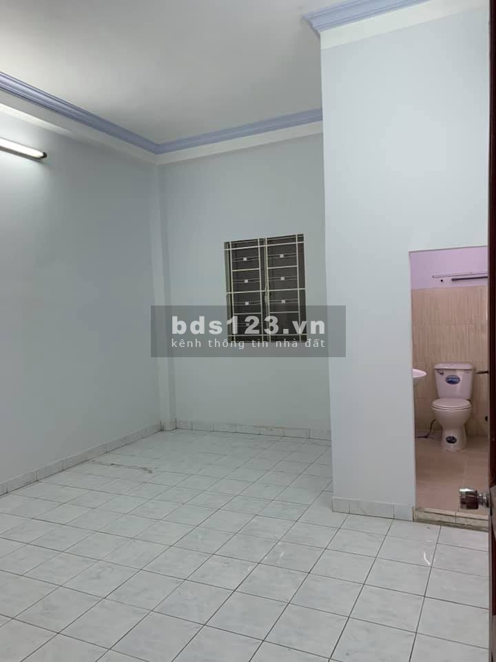Bán nhà Tô Hiệu, 25m2, 3 tầng, hẻm xe hơi, Tân Phú, chỉ 2 tỷ 61.