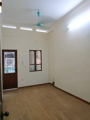 Nhà đẹp ở ngay, ô tô, gần phố, Nguyễn Ngọc Nại, dt 39m2,4 tầng, MT 4m, giá 4.15tỷ.