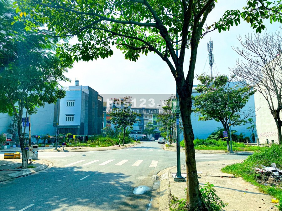 Bán lô góc 7,5x20=150m2 thổ cư 100% liền kề gần Aeon Bình Tân