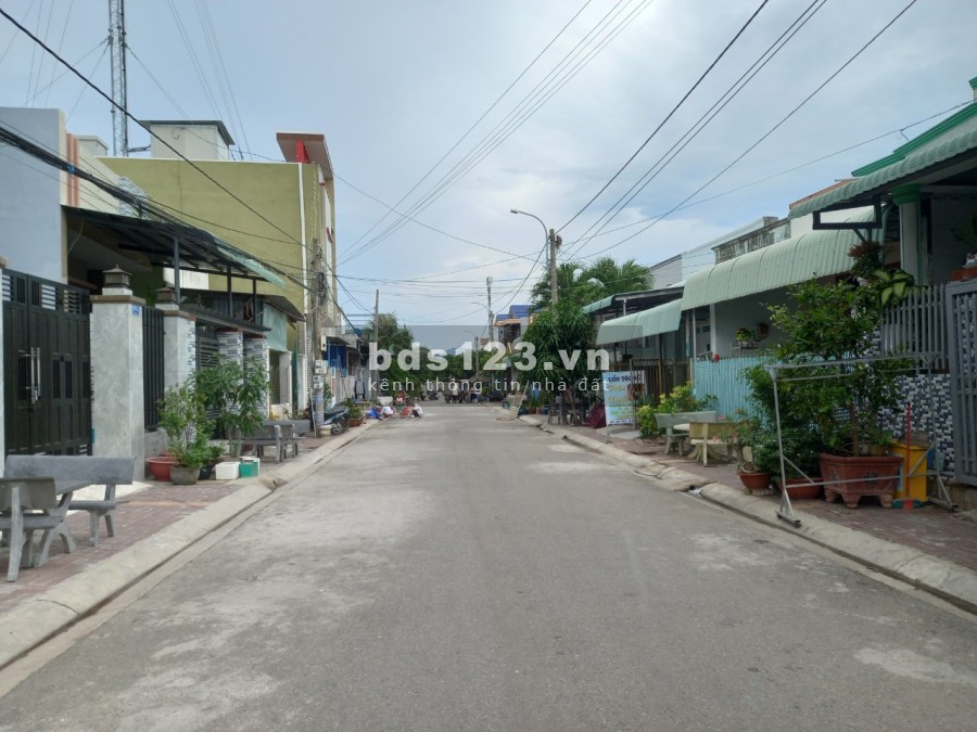 Cần bán lô đất trống tại trung tâm Phú Mỹ, giá 15 triệu/m2, lh 0906610056