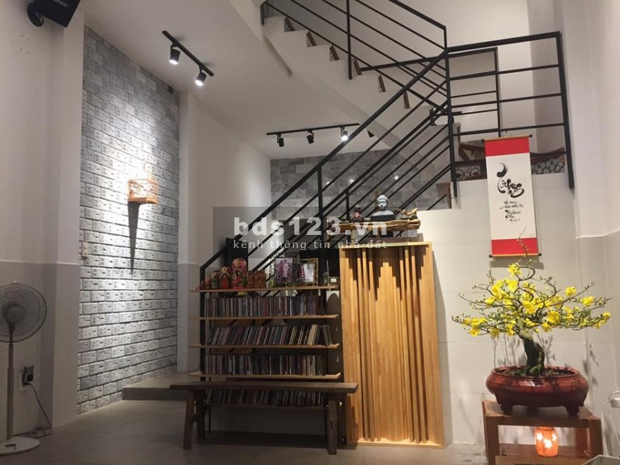 Bán nhà giá rẻ 1 trệt 2 lầu đường 28 phường Linh Đông TP.Thủ Đức đường ô tô vào tận cửa