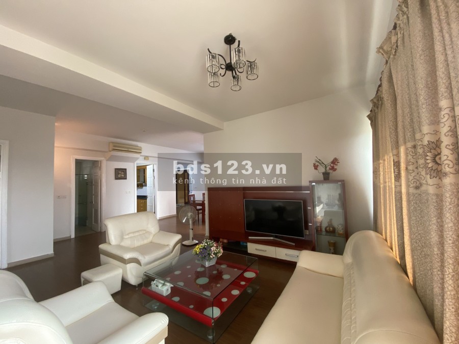 Bán căn góc Ciputra E4 154m2 tầng cao đồ cơ bản view biệt thự - 0965800948