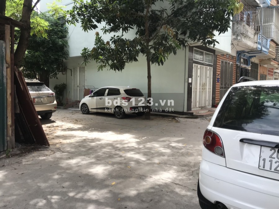 Bán nhà Nam Từ Liêm, phân lô ô tô tránh, gara, nội thất đủ, dt 52m2, 3 tầng, mt 3.5m, giá 4.2 tỷ