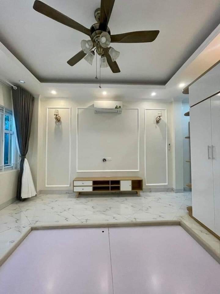Bán nhà Đông Tác Phạm Ngọc Thạch ngay gần phố dt 55m2 x 4 tầng đẹp long lanh hơn 5tỷ