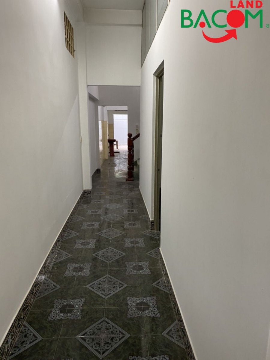 Nhà gác đúc 133m2 SHR full thổ, đường 2ôtô gần UBND Bình Đa,Giá 4 tỷ
