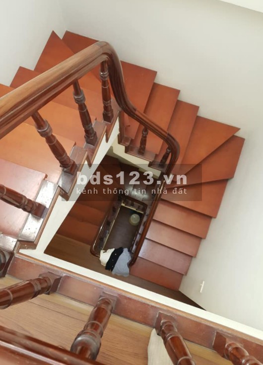Bán nhà Nam Từ Liêm, phân lô ô tô tránh, gara, nội thất đủ, dt 52m2, 3 tầng, mt 3.5m, giá 4.2 tỷ