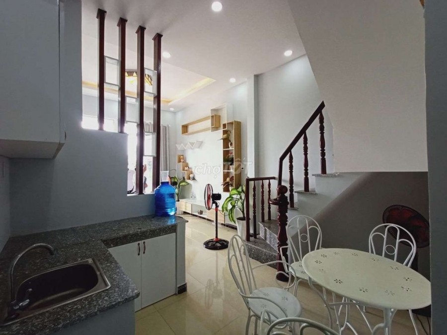 Bán nhà phố cao cấp giá chỉ 850 triệu, bao sang tên công chứng, lhcc