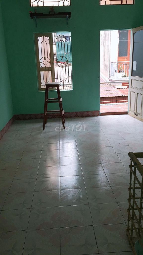 Cho thuê Nhà riêng 2 tầng, ngõ 2/275 Ngô Gia Tự, liên hệ 0775214035, giá 3 triệu/tháng