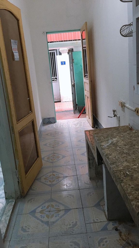 Cho thuê Nhà riêng 2 tầng, ngõ 2/275 Ngô Gia Tự, liên hệ 0775214035, giá 3 triệu/tháng