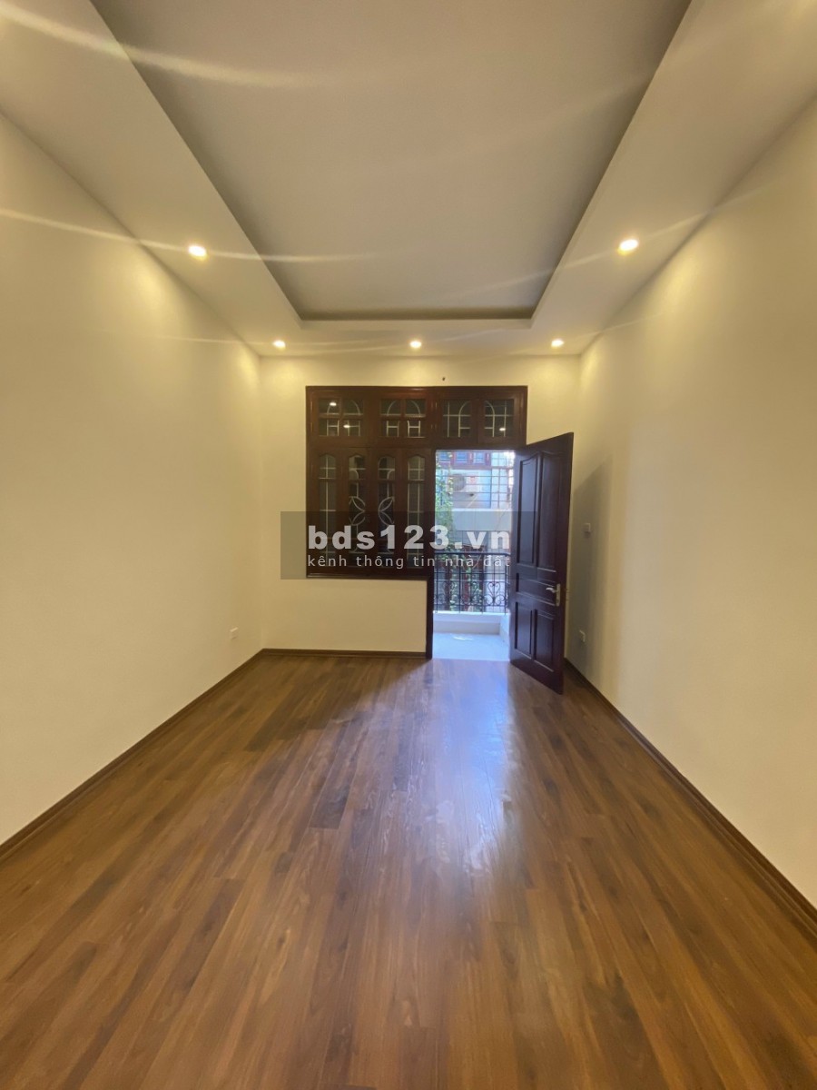 Bán nhà PL ô tô ngõ 71 Hoàng Văn Thái 4 tầng 61m2 ở luôn giá 6,8 tỷ. LH 0912442669