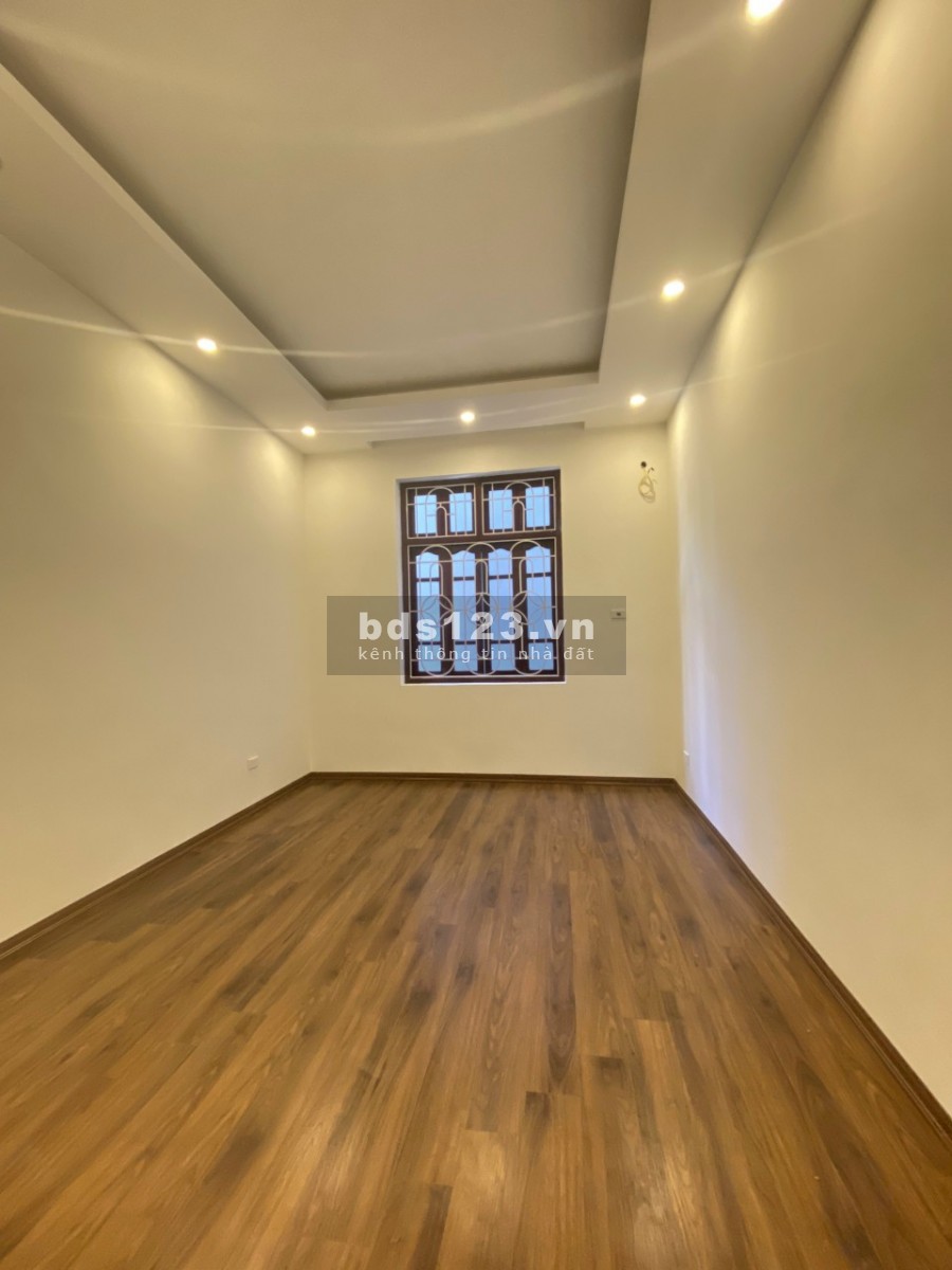 Bán nhà PL ô tô ngõ 71 Hoàng Văn Thái 4 tầng 61m2 ở luôn giá 6,8 tỷ. LH 0912442669
