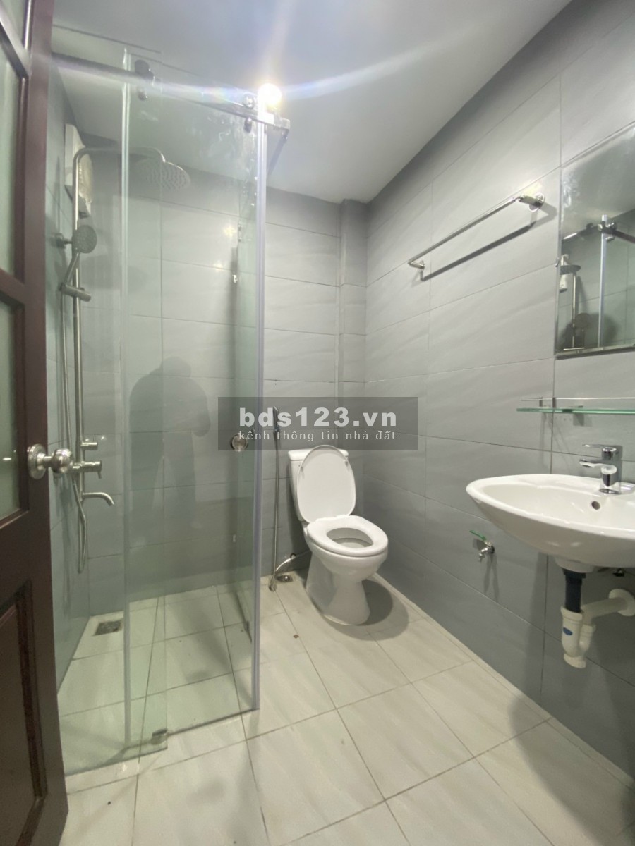 Bán nhà PL ô tô ngõ 71 Hoàng Văn Thái 4 tầng 61m2 ở luôn giá 6,8 tỷ. LH 0912442669