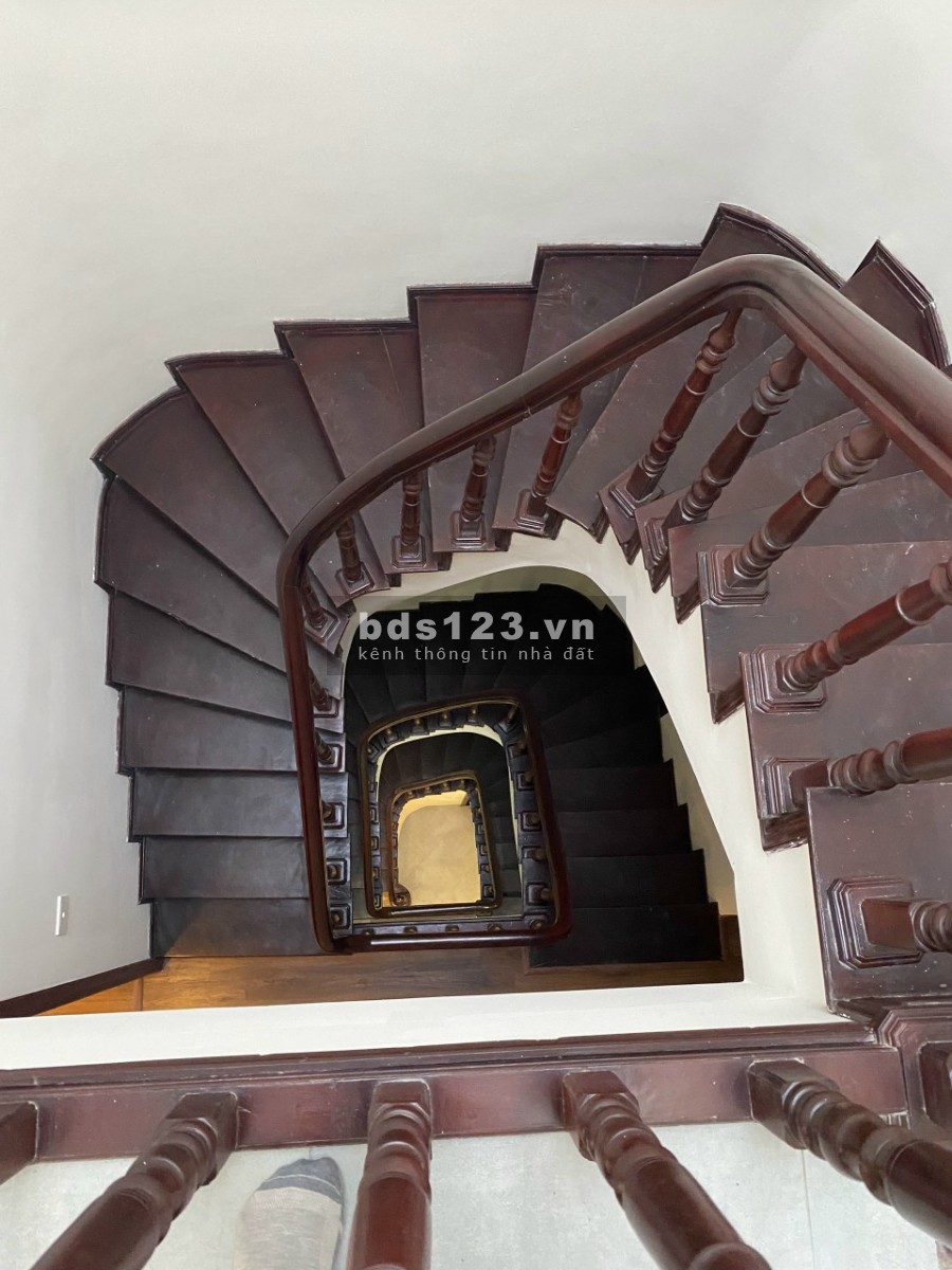 Bán nhà PL ô tô ngõ 71 Hoàng Văn Thái 4 tầng 61m2 ở luôn giá 6,8 tỷ. LH 0912442669
