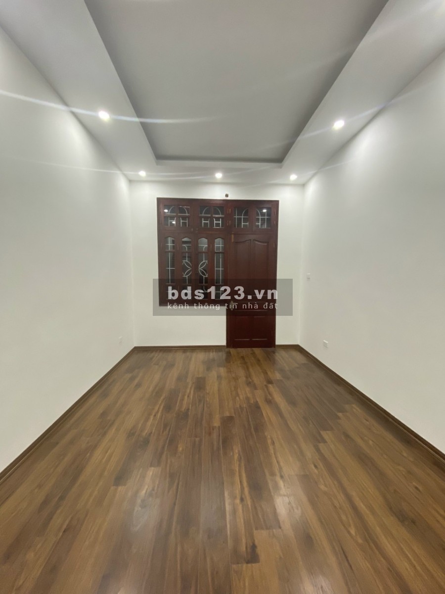 Bán nhà PL ô tô ngõ 71 Hoàng Văn Thái 4 tầng 61m2 ở luôn giá 6,8 tỷ. LH 0912442669