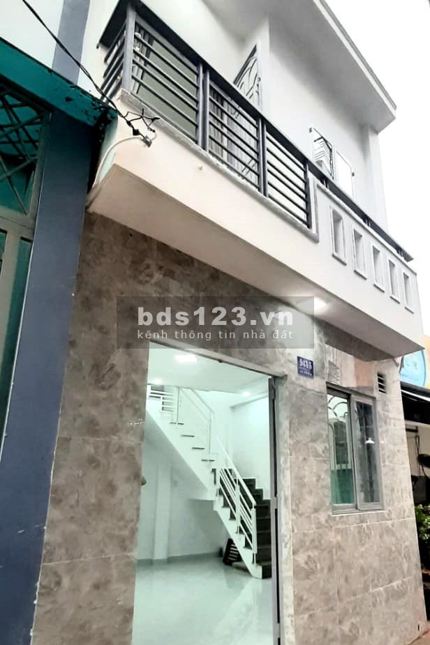 Bán nhà 958 Lạc Long Quân 15m2, hxh, p 8 q Tân Bình, giá chỉ 1 tỷ 710