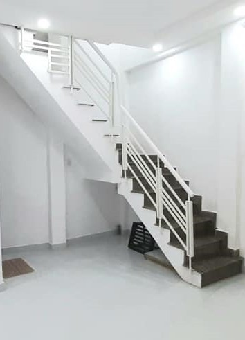 Bán nhà 958 Lạc Long Quân 15m2, hxh, p 8 q Tân Bình, giá chỉ 1 tỷ 710