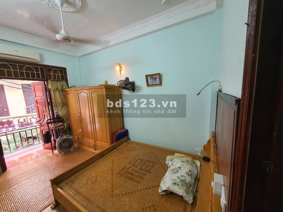 Bán nhà Hoàng Quốc Việt Nghĩa Đô, Cầu Giấy DT 39m2, 5 tầng giá 4.5 ty, vị trí đẹp