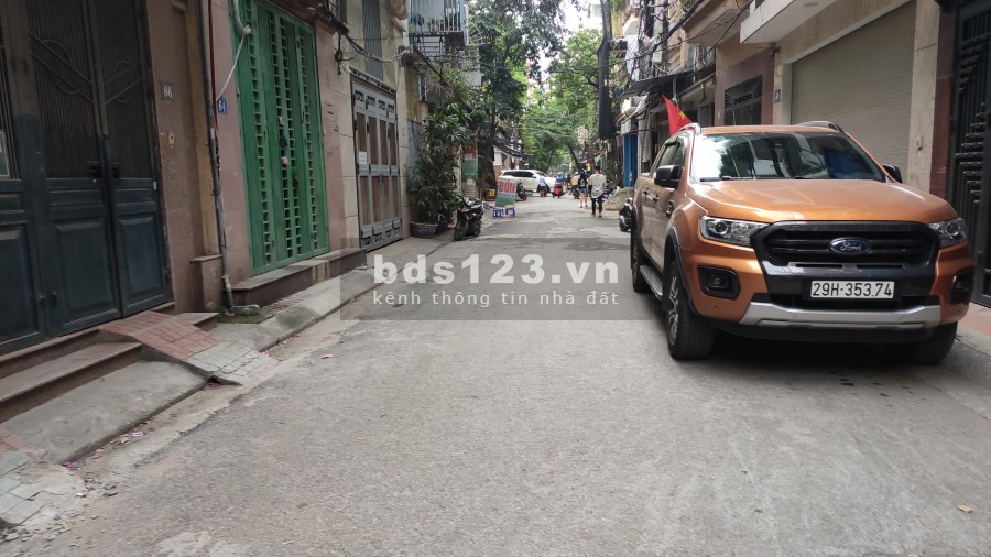 Bán nhà PL ô tô ngõ 71 Hoàng Văn Thái 4 tầng 61m2 ở luôn giá 6,8 tỷ. LH 0912442669