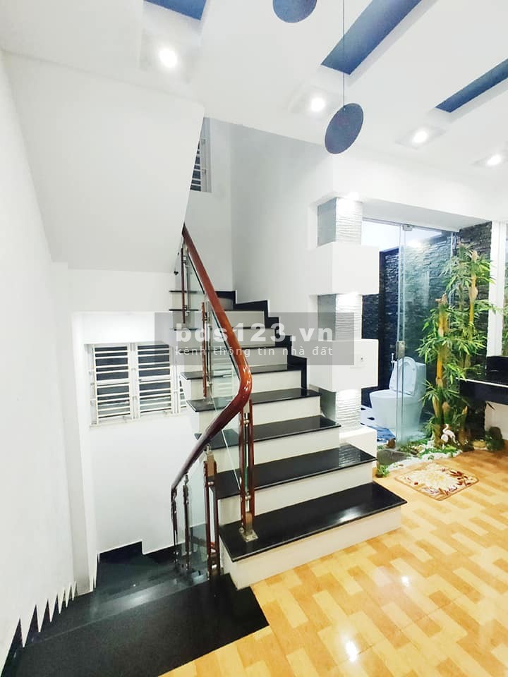 Bán nhà Cổ Linh 60m 5 tầng, gara, ngõ thông ô tô tránh nhỉnh 7 tỷ 0888868583