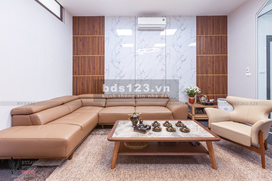 Bán nhà Lạc Long Quân diện tích 57m2, nhà 5 tầng mới toanh, giá 12,9 tỷ.
