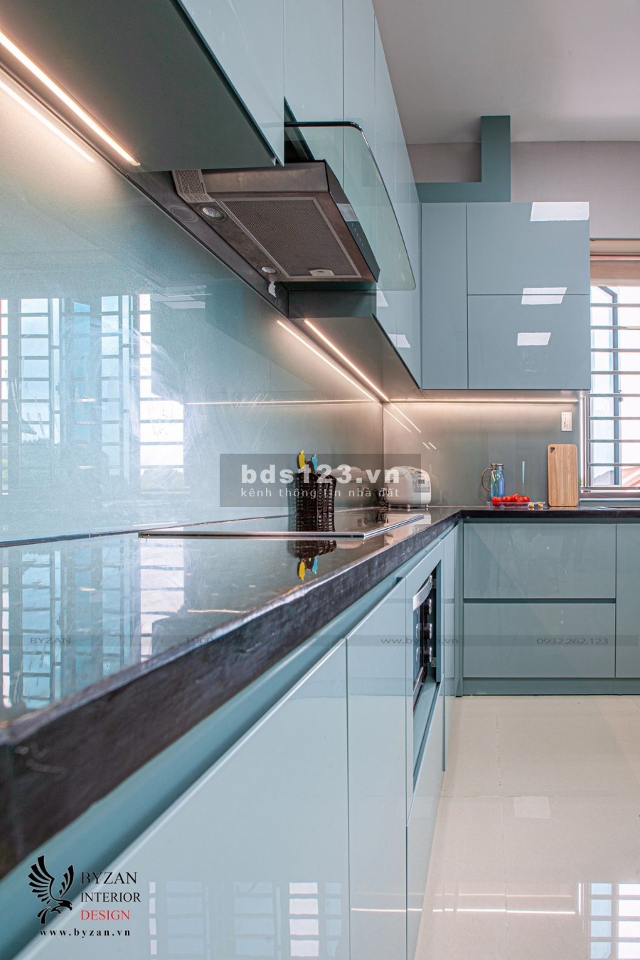 Bán nhà Lạc Long Quân diện tích 57m2, nhà 5 tầng mới toanh, giá 12,9 tỷ.