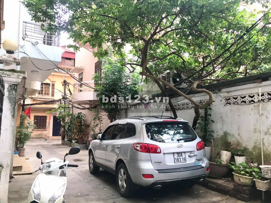 Nhà Hoàng Hoa Thám 4 tầng 5.5 tỷ ô tô vào nhà, lõi Ba Đình, ô tô vào nhà