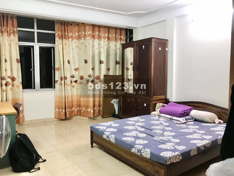 Nhà Hoàng Hoa Thám 4 tầng 5.5 tỷ ô tô vào nhà, lõi Ba Đình, ô tô vào nhà