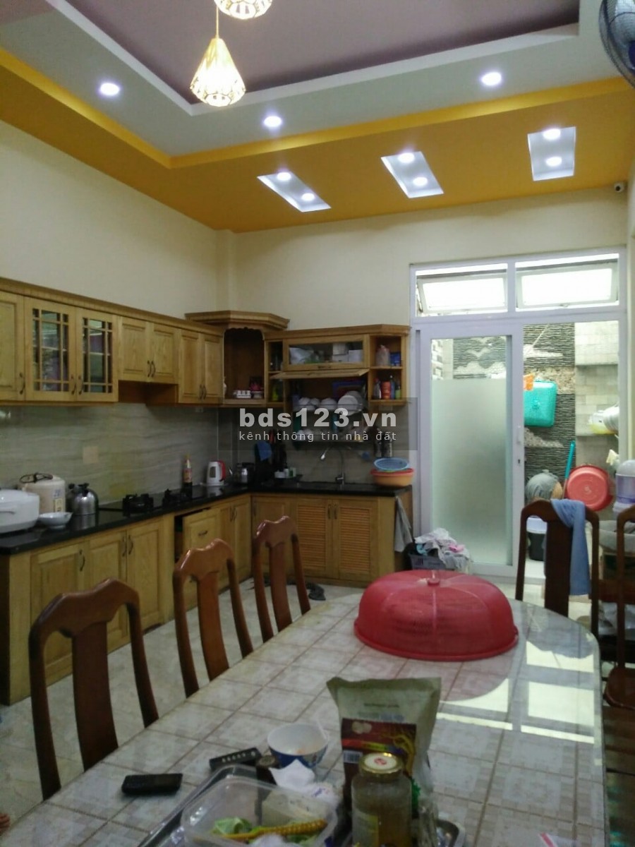 Nhà HXH Trịnh Đình Trọng, 200m2(5x40), 4 tầng, chỉ 65tr/m2, không có căn thứ 2