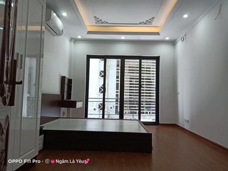 Nhà đẹp kinh doanh ở Đền Lừ có diện tích 30m2, giá bán 5,8 tỷ, 4 tầng, lhcc