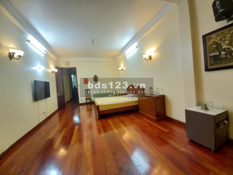 Bán nhà Trần Duy Hưng, view hồ, 90m2, 5 tầng, giá: 19.5 tỷ, ô tô vào nhà
