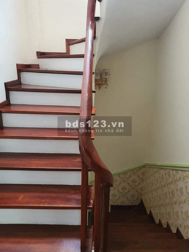 Bán nhà Cầu Giấy, dt 5m2, mt 5m, hiếm đẹp, rẻ, giá 6.9 tỷ, lh 0961427470