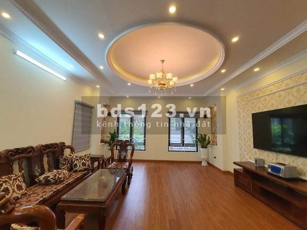 Bán nhà Cầu Giấy, dt 5m2, mt 5m, hiếm đẹp, rẻ, giá 6.9 tỷ, lh 0961427470