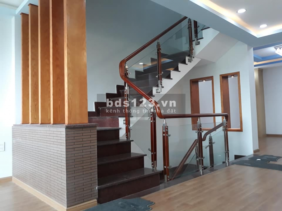 Bán Nhà Hẻm Xe Hơi CMT8, P15, Q10, 4 Tầng, Giá rẻ, 34m2 giá chỉ 5.5 tỷ 0982245779