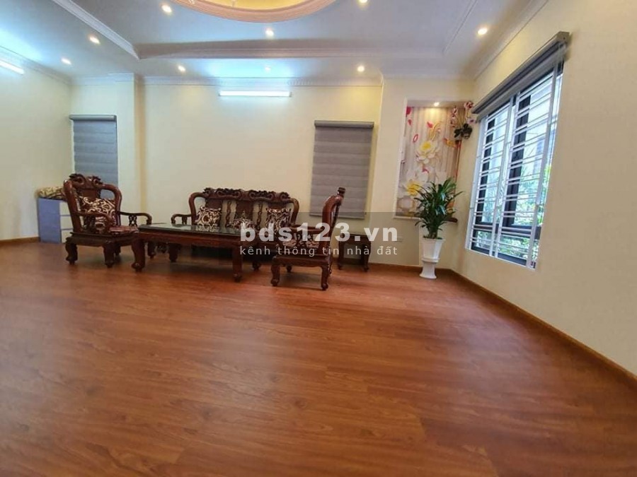 Bán nhà Cầu Giấy, dt 5m2, mt 5m, hiếm đẹp, rẻ, giá 6.9 tỷ, lh 0961427470