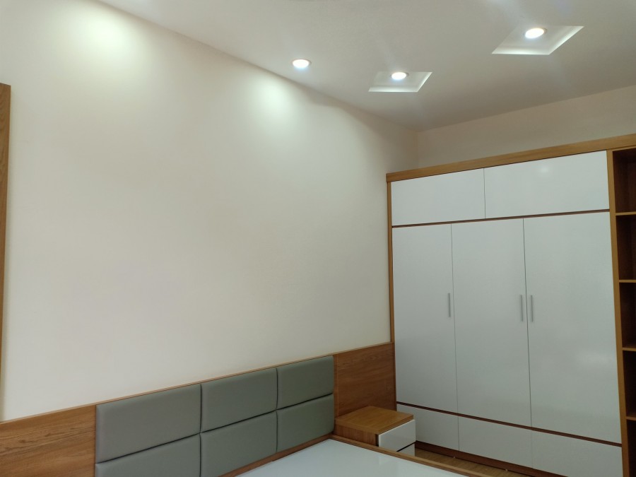 Chỉ 6,15 tỷ, Măt phố Lê Đức Thọ, 5 tầng, Mt 4,1m, Kinh doanh, ô tô đỗ
