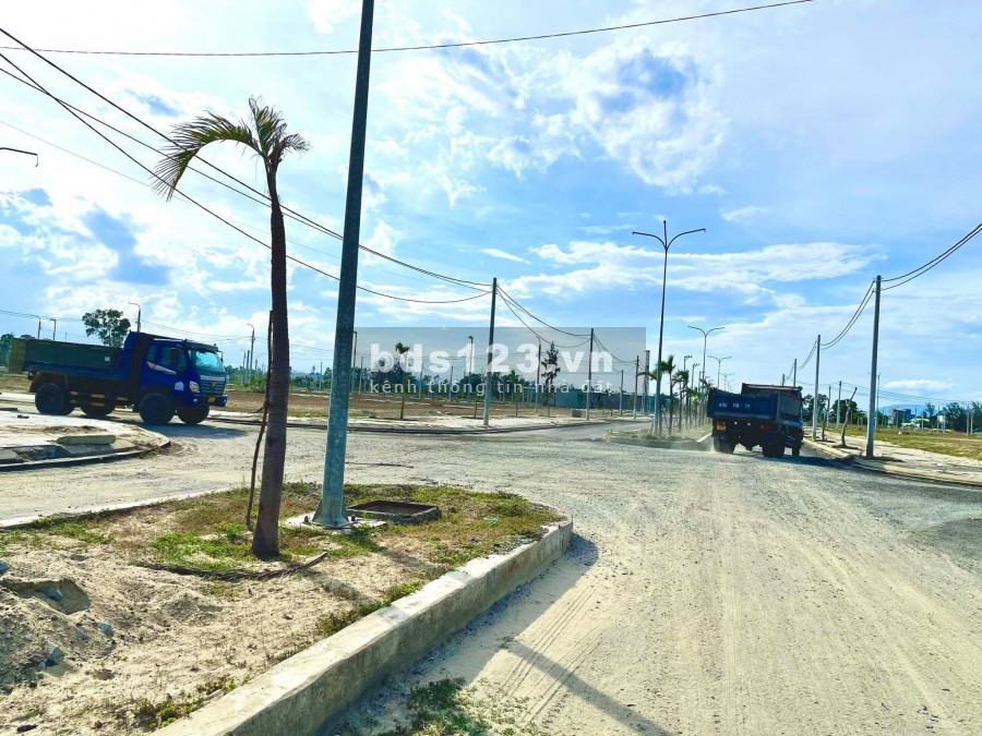 Đất cạnh đường Võ Như Hưng, hướng đi Hội An, chỉ 1ty3,…