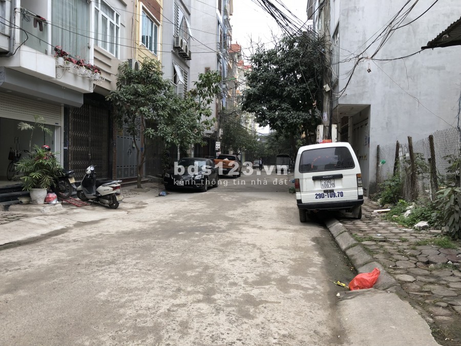 Bán mảnh đất ngõ 39 Đặng Vũ Hỷ, diện tích sử dụng 35m2, giá 2,05 Tỷ
