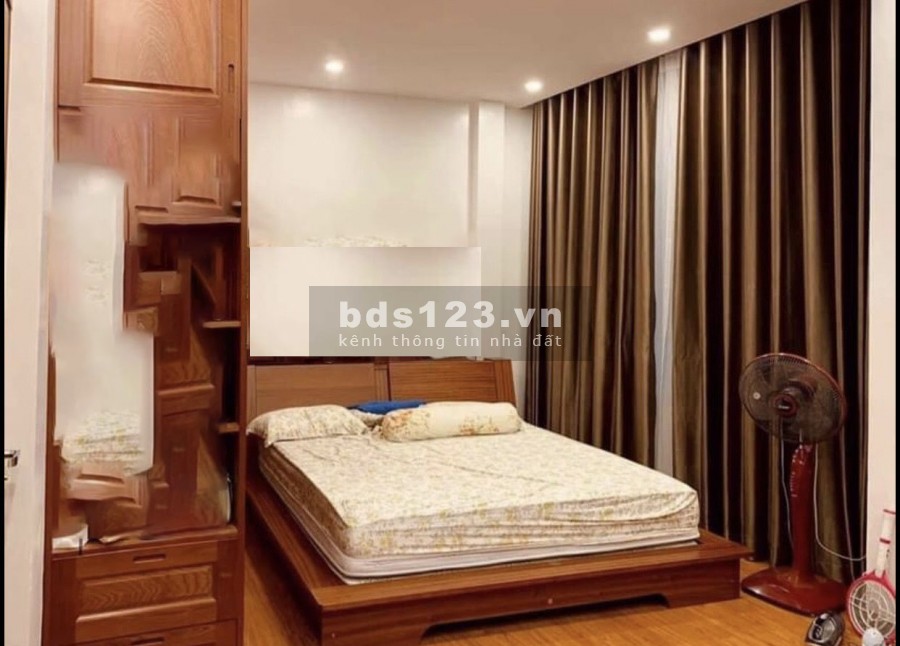 Nhà Đường Láng, sau trường ĐH Giao thông, ô tô đỗ cửa, 52m*4 tầng giá 3.8 tỷ