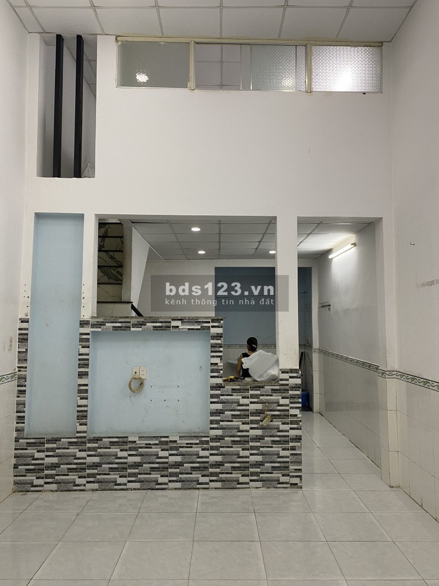 Đường 5m cho xe tải thông hẻm an ninh, liên hệ 0917552644, giá 6 triệu/tháng