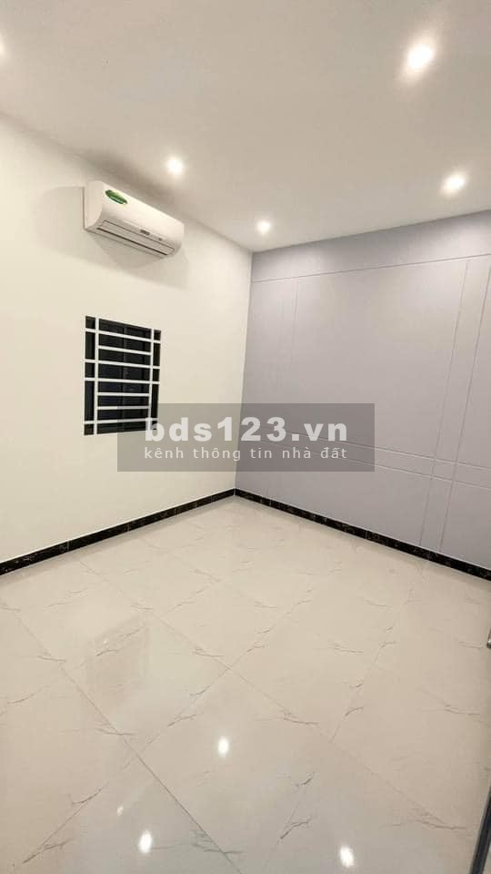 Bán nhà lầu hẻm 4 cmt8 thổ cư 50m2 giá 2.09 tỷ thiết kế đẹp mắt không gian rộng rãi ngay trung tâm