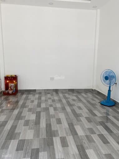 Nhà mới BTCT, dt 88m2 sàn, cách MT Đoàn Văn Bơ vài bước chân, giá mùa dịch, lh 0989149953
