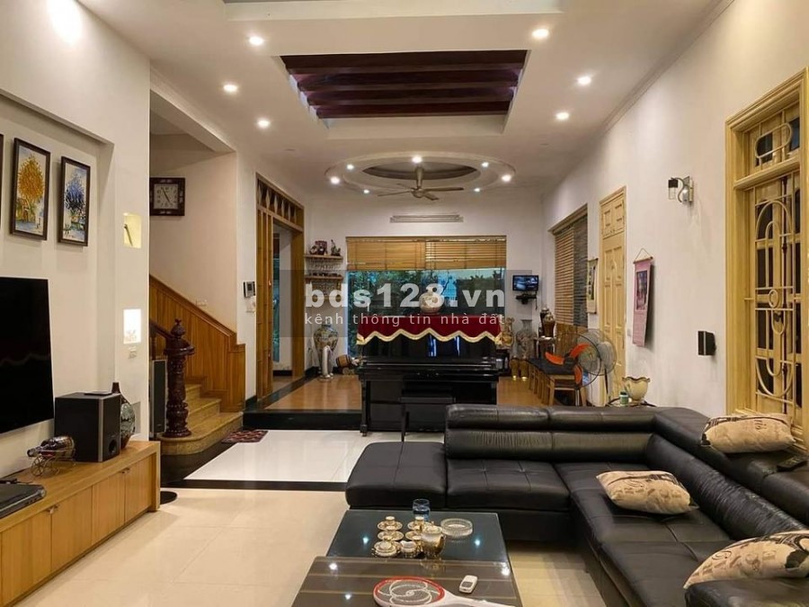 Nguyễn Văn Cừ chính chủ giám đốc ngân hàng bán nhà phân lô ô tô vào nhà 80m2