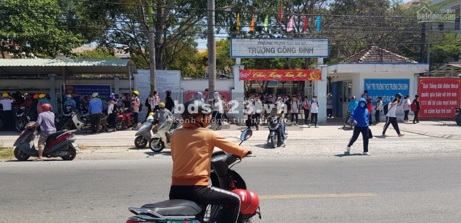 Bán lô đất 175m2 (100m TC) siêu đẹp, cách khu CN Sonadezi Châu Đức 500m