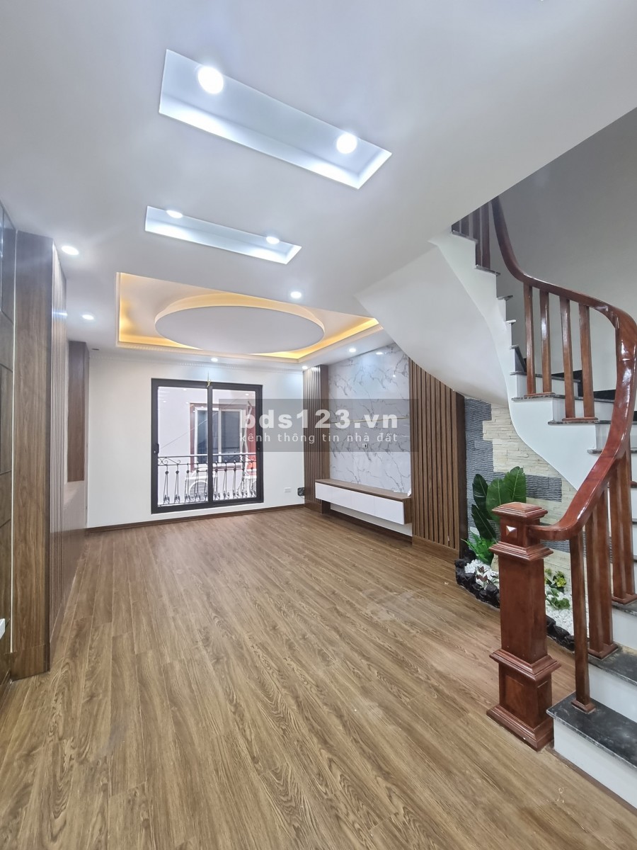 Nhà mới đẹp Dương Văn Bé, Hai Bà Trưng, dt 37m2, 4 tầng, mt 3.8m, gần mặt phố 3.9 tỷ