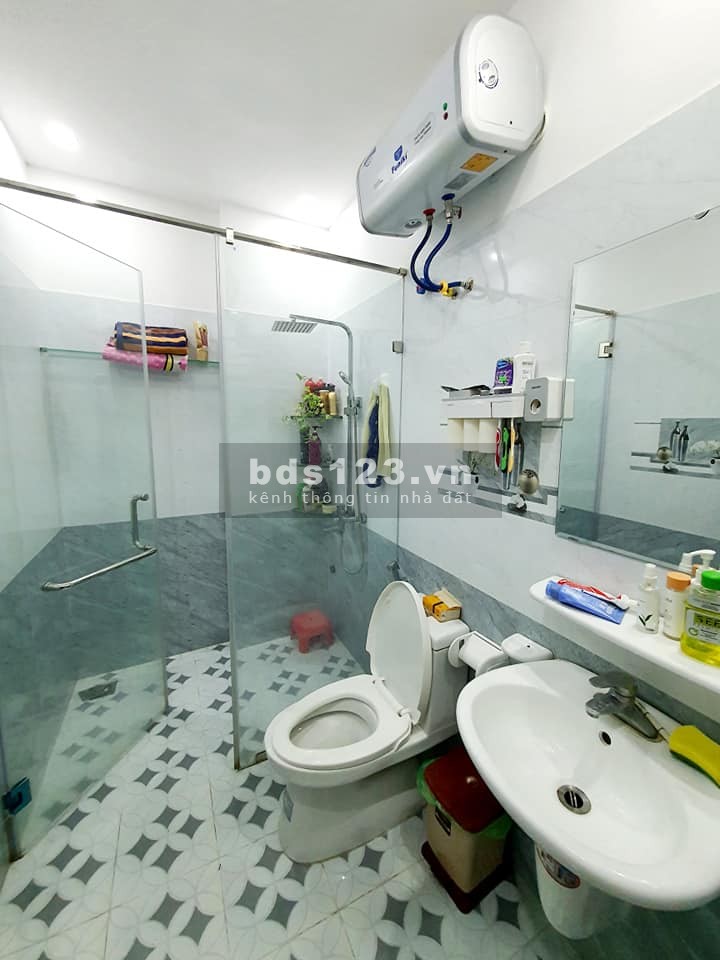 Bán nhà Trần Cung, Nội thất lung linh, 50m2, 5,5 tỷ