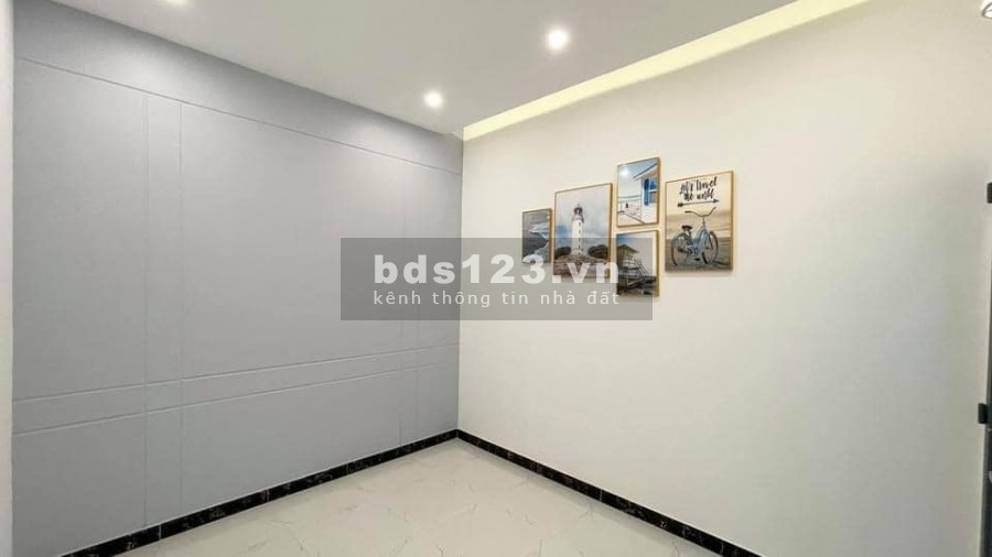 Bán nhà lầu hẻm 4 cmt8 thổ cư 50m2 giá 2.09 tỷ thiết kế đẹp mắt không gian rộng rãi ngay trung tâm