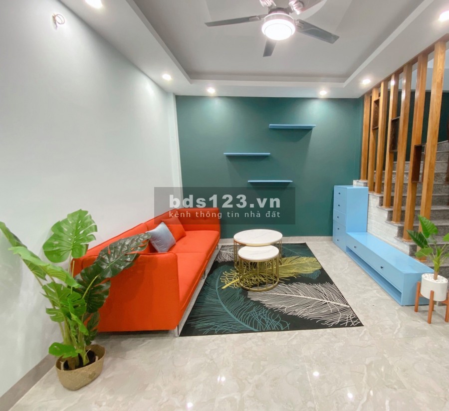 Hoàng Mai nhà đẹp ở ngay 5 tầng 30m2 giá 2.85 tỷ, tặng full nội thất