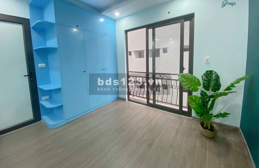 Hoàng Mai nhà đẹp ở ngay 5 tầng 30m2 giá 2.85 tỷ, tặng full nội thất
