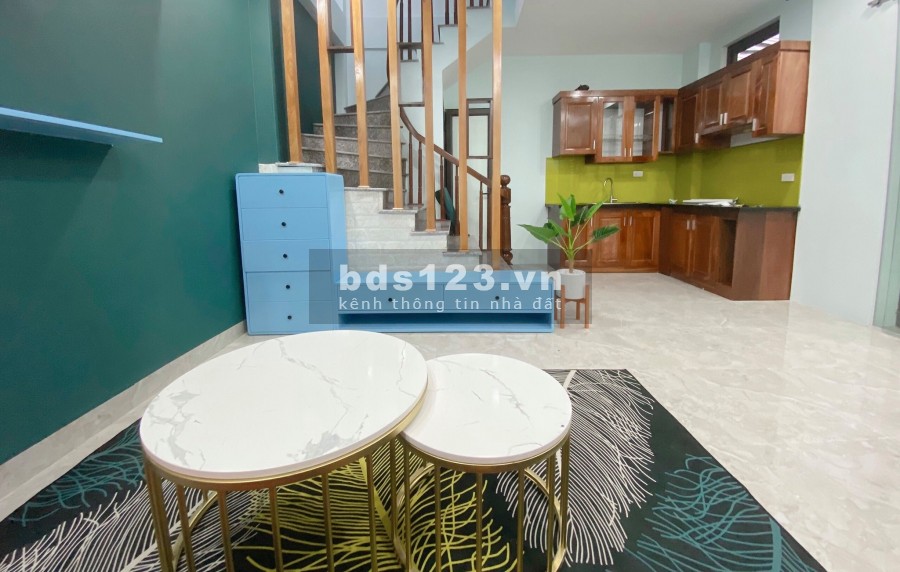 Hoàng Mai nhà đẹp ở ngay 5 tầng 30m2 giá 2.85 tỷ, tặng full nội thất