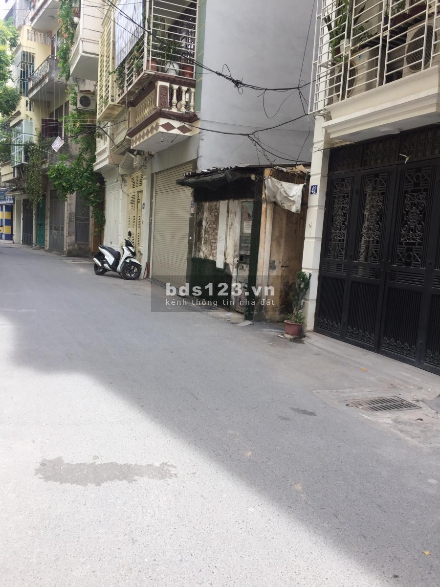Phân Lô Lê Trọng Tấn, Thanh Xuân 48m2, C4, mặt tiền 4.7m, 5.5 Tỷ. Ô Tô vào nhà.